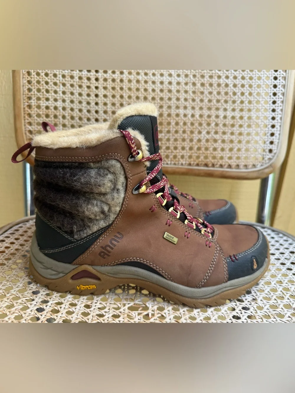 Ahnu Women’s Size 7 Waterproof Hiking Boots eVent Vibram Wool Brown Burgundy